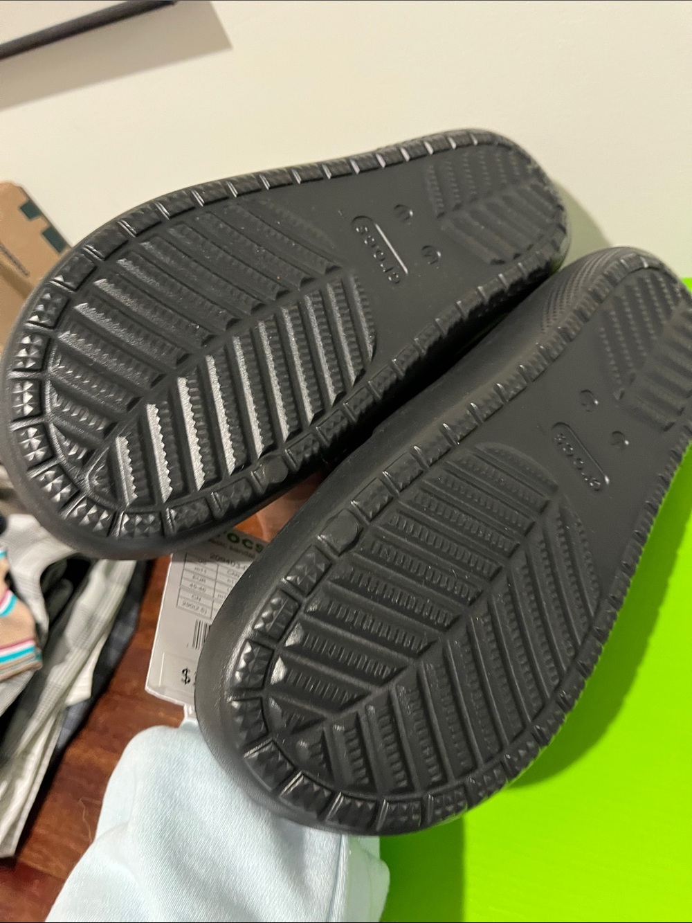 New Classic Crocs Shower Pool Summer Slides Flip Flops Sandals V2 shoes 11 NIB - Picture 3 of 4